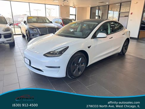 Used 2023 Tesla Model 3 Standard Range image 1