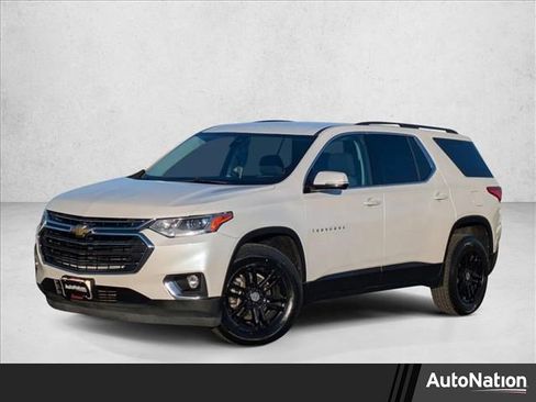 Used 2020 Chevrolet Traverse LT image 1