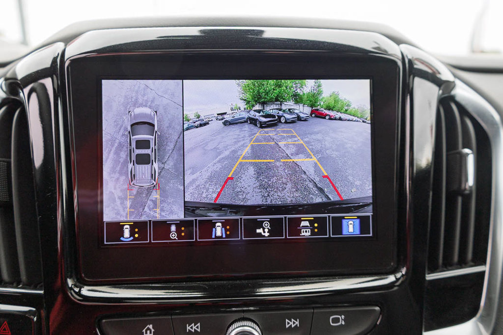 Used 2023 Chevrolet Traverse Premier w/ Redline Edition AWD/4WD image 4