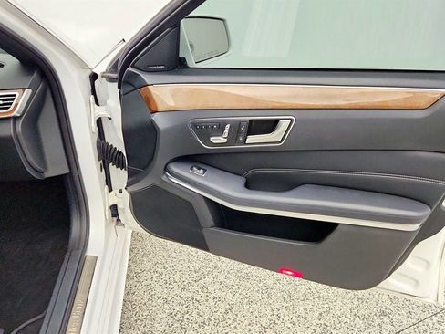 Used 2016 Mercedes-Benz E 350 Sedan image 26