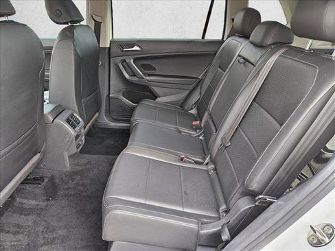 Used 2019 Volkswagen Tiguan SE image 22