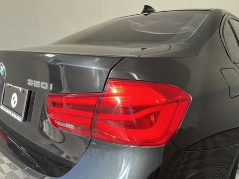Used 2018 BMW 320i xDrive Sedan w/ Convenience Package image 23