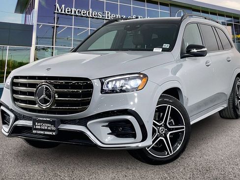 Used 2026 Mercedes-Benz GLS 450 4MATIC image 9