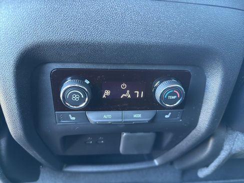 New 2026 Chevrolet Traverse RS image 21