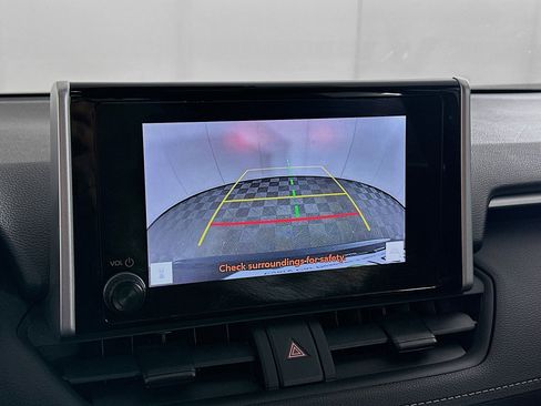 Used 2025 Toyota RAV4 XLE FWD image 22