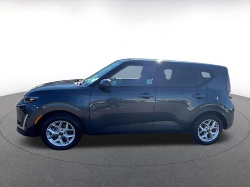 Used 2025 Kia Soul LX w/ LX Technology Package image 9