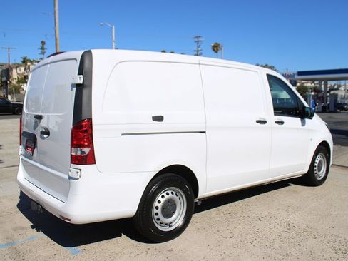 Used 2022 Mercedes-Benz Metris image 5