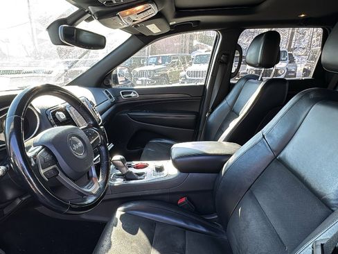 Used 2019 Jeep Grand Cherokee Altitude image 14