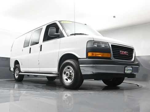 Used 2024 GMC Savana 2500 w/ Driver Convenience Package RWD image 21