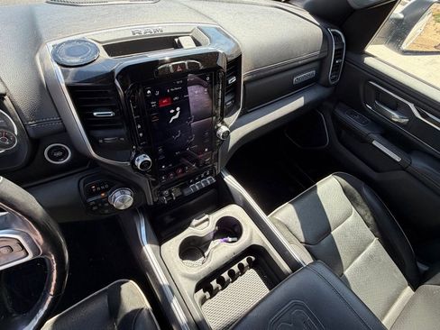 Used 2020 RAM 1500 Laramie w/ Sport Appearance Package AWD/4WD image 18
