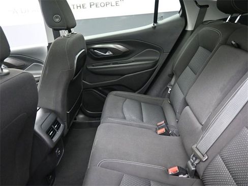 Used 2023 GMC Terrain SLE w/ Driver Convenience Package image 22