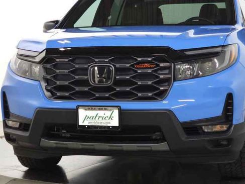 Used 2025 Honda Passport TrailSport image 3
