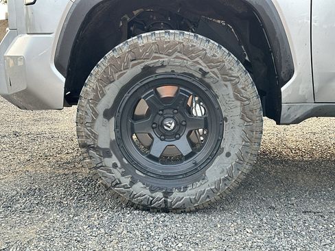 Certified 2025 Toyota Tundra SR5 AWD/4WD image 12