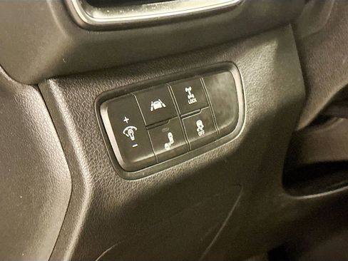 Used 2019 Hyundai Santa Fe SE image 12