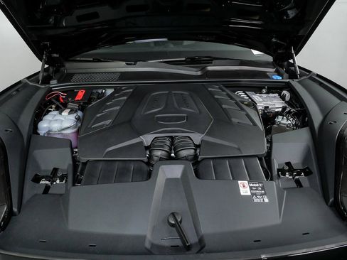 New 2026 Porsche Cayenne GTS image 37