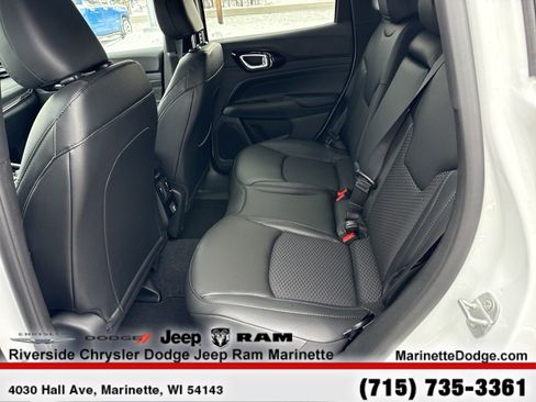 New 2026 Jeep Compass Latitude image 24