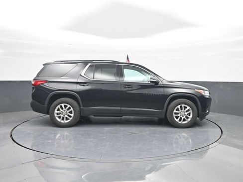 Used 2020 Chevrolet Traverse LT w/ LPO, Blackout Package AWD/4WD image 9