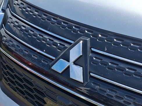 Used 2022 Mitsubishi Outlander ES FWD image 4