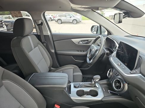 Used 2024 Chevrolet Blazer LT w/ Convenience Package FWD image 4