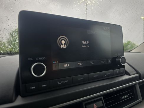 Used 2023 Honda Pilot LX image 22