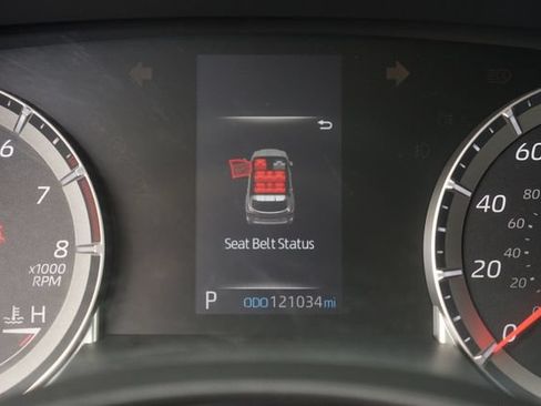Used 2021 Toyota Highlander L FWD image 25