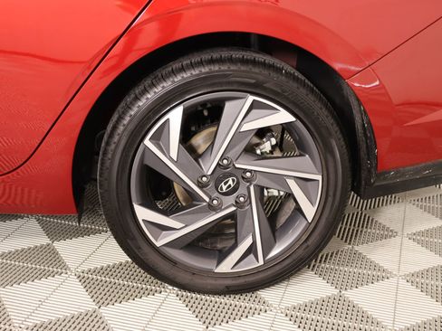 Certified 2025 Hyundai Elantra SEL FWD image 18