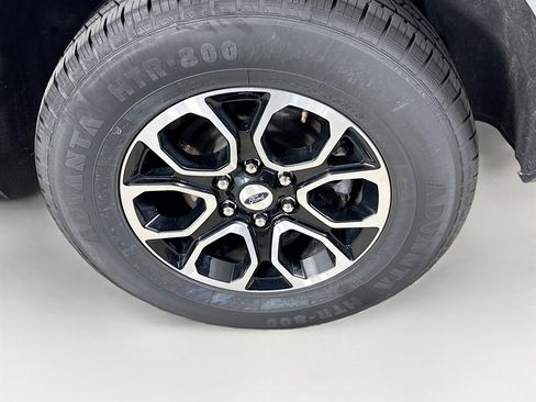 Used 2023 Ford Expedition XLT image 39