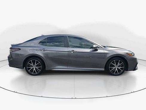 Used 2023 Toyota Camry SE FWD image 2