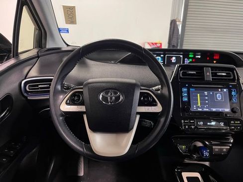 Used 2017 Toyota Prius Four FWD image 21