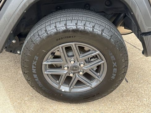 Used 2025 Jeep Wrangler Sport S image 31