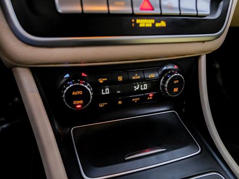 Used 2019 Mercedes-Benz GLA 250 w/ Convenience Package image 27