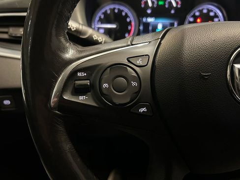 Used 2019 Buick Enclave Essence image 19