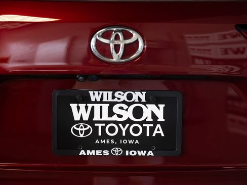 Used 2023 Toyota Highlander Platinum FWD image 6