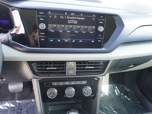 Used 2023 Volkswagen Taos SE image 16