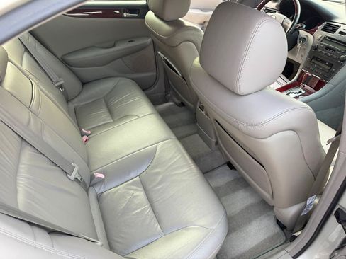 Used 2003 Lexus ES 330 FWD image 11