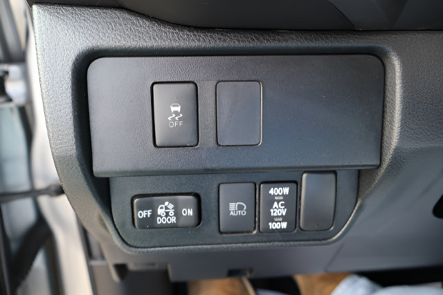 Used 2021 Toyota Tacoma TRD Sport w/ TRD Premium Sport Package AWD/4WD image 37