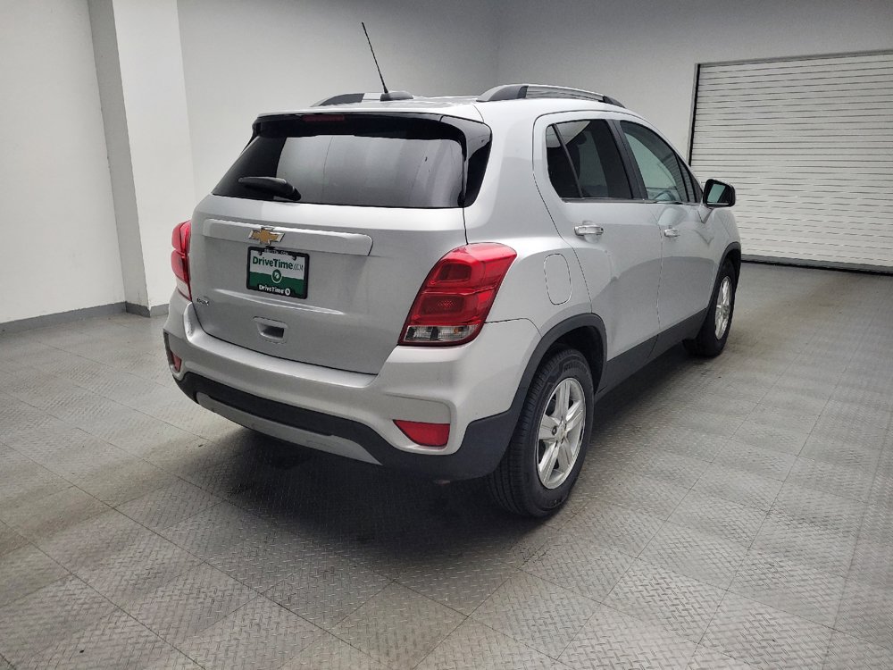 Used 2020 Chevrolet Trax LT w/ LT Convenience Package FWD image 9