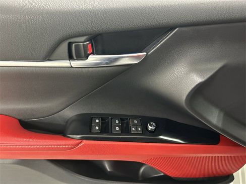 Used 2019 Toyota Camry XSE image 13