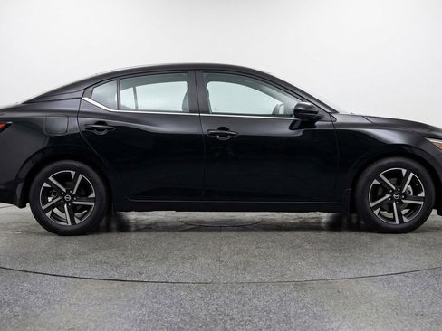 Used 2025 Nissan Sentra SV image 11