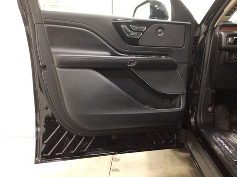 Used 2021 Lincoln Aviator Reserve w/ Elements Package Plus image 25