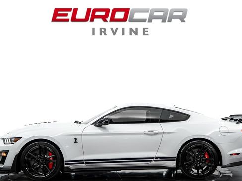 Used 2022 Ford Mustang Shelby GT500 w/ Technology Package RWD image 2