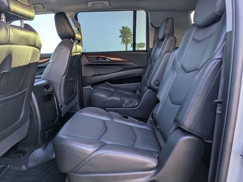 Used 2017 Cadillac Escalade ESV 4WD image 15