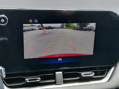 New 2026 Chevrolet Equinox LT FWD image 18