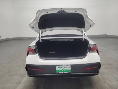 Used 2025 Hyundai Elantra SE FWD image 29