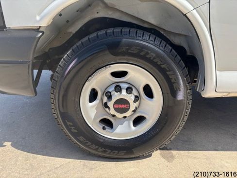 Used 2016 GMC Savana 3500 image 29