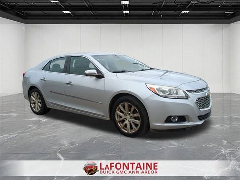 Used 2016 Chevrolet Malibu LTZ image 2