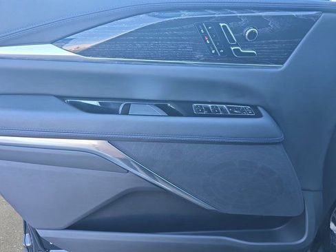 Used 2026 Cadillac Escalade IQL Sport 1 w/ LPO, ONYX Package image 29