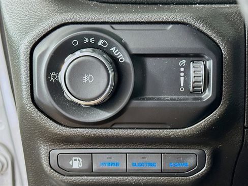 Used 2023 Jeep Wrangler Sahara w/ Cold Weather Group image 16