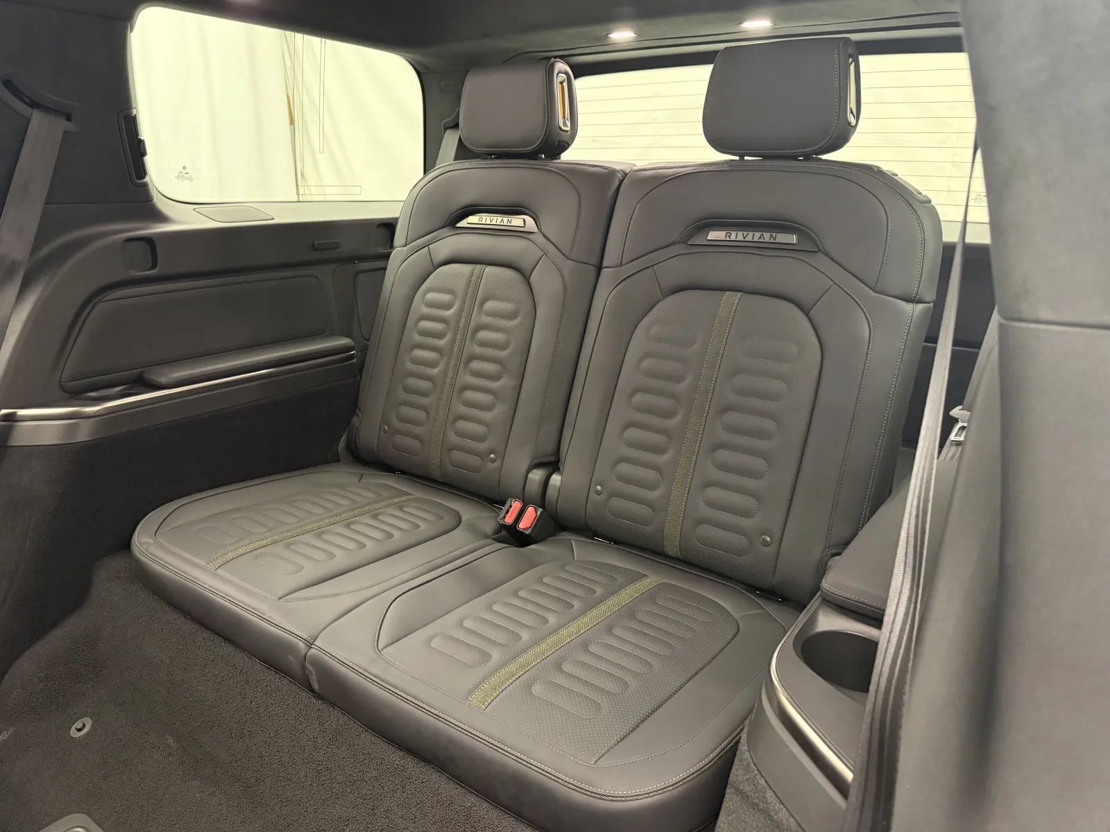 Used 2024 Rivian R1S Adventure Quad AWD/4WD image 44