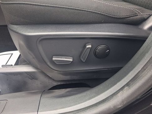 Used 2025 Ford Escape Active w/ Active Premium Tech Pack AWD/4WD image 34